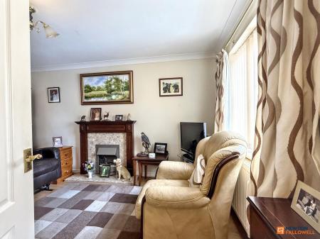 3 bedroom Detached house for sale in Clutsom Road, Coalville, LE67