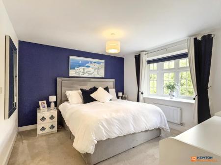 4 bedroom Detached house for sale in Emmerson Avenue, Hugglescote, LE67