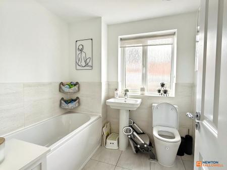 4 bedroom Detached house for sale in Emmerson Avenue, Hugglescote, LE67