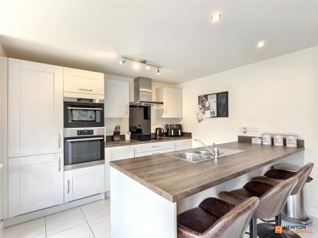 4 bedroom Detached house for sale in Emmerson Avenue, Hugglescote, LE67