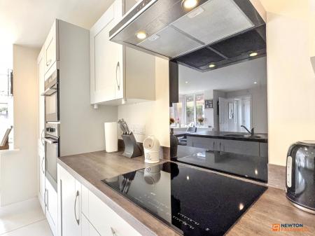 4 bedroom Detached house for sale in Emmerson Avenue, Hugglescote, LE67