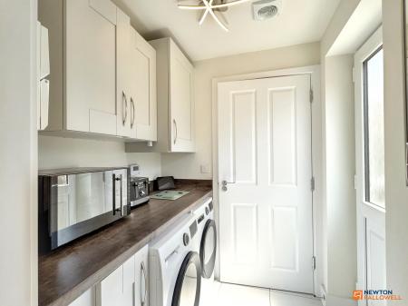 4 bedroom Detached house for sale in Emmerson Avenue, Hugglescote, LE67