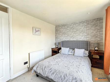 3 bedroom Semi-detached house for sale in Parkdale, Ibstock, LE67