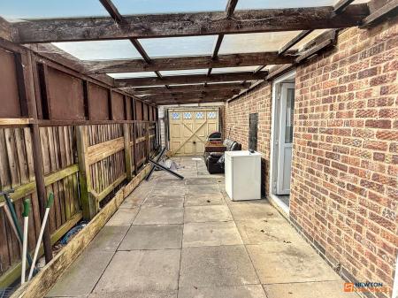 3 bedroom Semi-detached house for sale in Ferndale, Ibstock, LE67