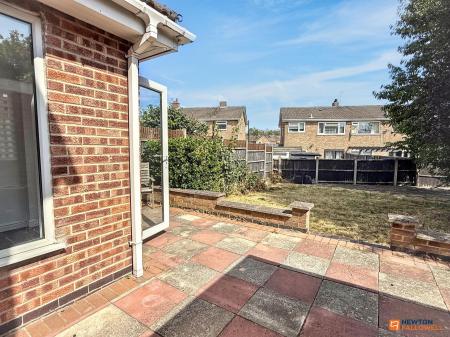 3 bedroom Semi-detached house for sale in Ferndale, Ibstock, LE67