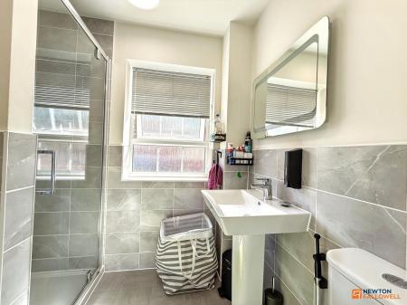 4 bedroom Detached house for sale in Gee Avenue, Hugglescote, LE67