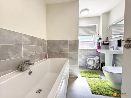 4 bedroom Detached house for sale in Gee Avenue, Hugglescote, LE67