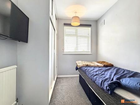 4 bedroom Semi-detached house for sale in Broom Leys Road, Coalville, LE67