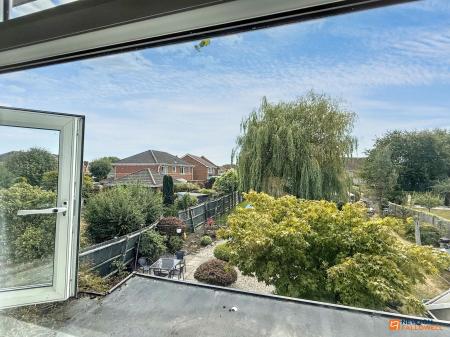4 bedroom Semi-detached house for sale in Broom Leys Road, Coalville, LE67
