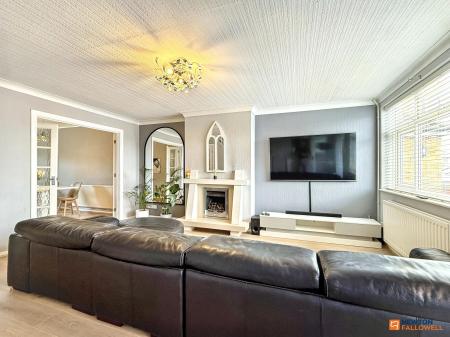 4 bedroom Semi-detached house for sale in Broom Leys Road, Coalville, LE67