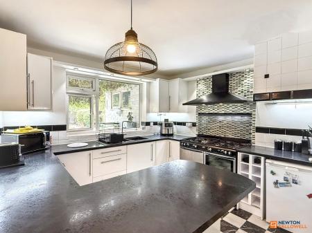 4 bedroom Semi-detached house for sale in Broom Leys Road, Coalville, LE67