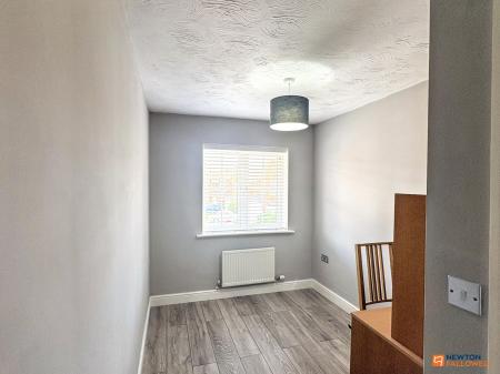 3 bedroom Terraced House for sale in Hampton Close, Coalville, LE67
