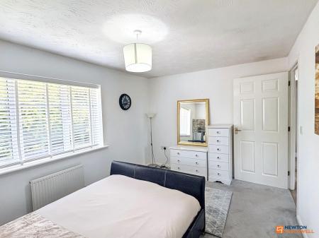 3 bedroom Terraced House for sale in Hampton Close, Coalville, LE67