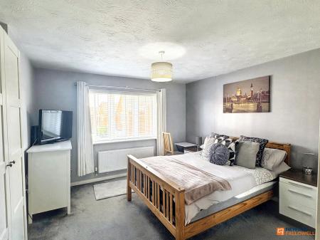 3 bedroom Terraced House for sale in Hampton Close, Coalville, LE67