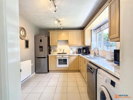 3 bedroom Terraced House for sale in Hampton Close, Coalville, LE67