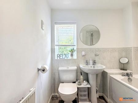 3 bedroom Terraced House for sale in Hampton Close, Coalville, LE67
