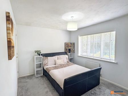 3 bedroom Terraced House for sale in Hampton Close, Coalville, LE67