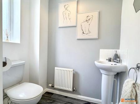 3 bedroom Terraced House for sale in Hampton Close, Coalville, LE67