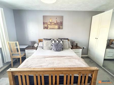 3 bedroom Terraced House for sale in Hampton Close, Coalville, LE67