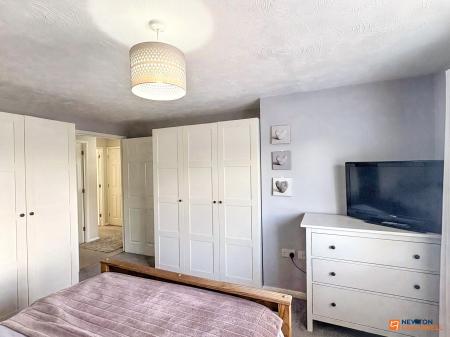 3 bedroom Terraced House for sale in Hampton Close, Coalville, LE67