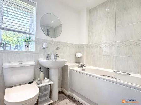 3 bedroom Terraced House for sale in Hampton Close, Coalville, LE67