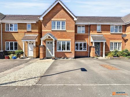 3 bedroom Terraced House for sale in Hampton Close, Coalville, LE67
