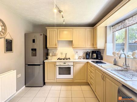 3 bedroom Terraced House for sale in Hampton Close, Coalville, LE67