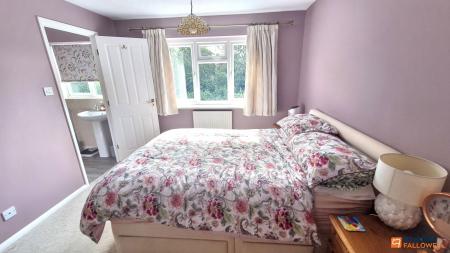 3 bedroom Detached house for sale in The Oval, Coalville, LE67