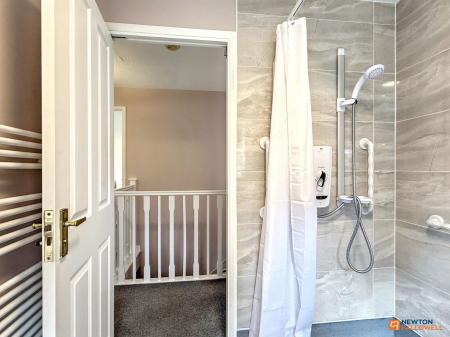 3 bedroom Detached house for sale in The Oval, Coalville, LE67