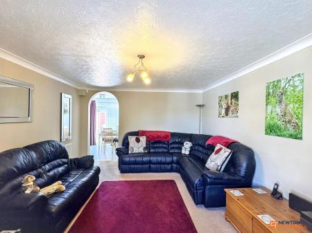 3 bedroom Semi-detached house for sale in Ashby Road, Coalville, LE67