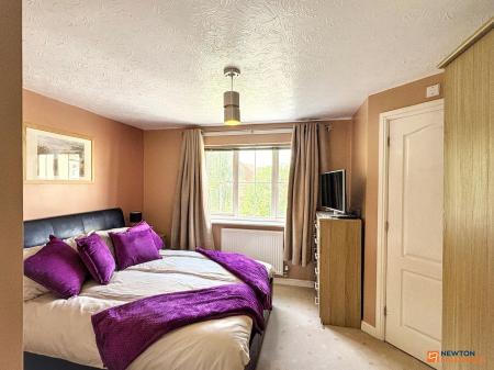 3 bedroom Semi-detached house for sale in Ashby Road, Coalville, LE67