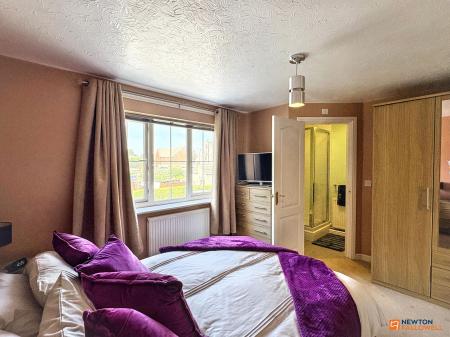 3 bedroom Semi-detached house for sale in Ashby Road, Coalville, LE67