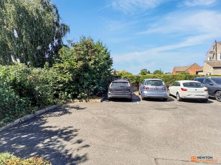 3 bedroom Semi-detached house for sale in Ashby Road, Coalville, LE67