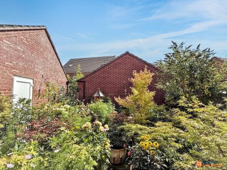4 bedroom Semi-detached house for sale in Usbourne Way, Ibstock, LE67