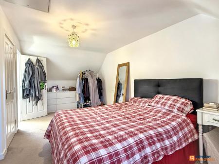 4 bedroom Semi-detached house for sale in Usbourne Way, Ibstock, LE67
