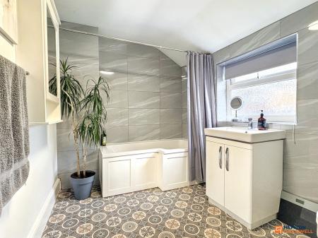 2 bedroom Terraced House for sale in Ashby Road, Shepshed, LE12