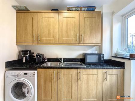4 bedroom Detached house for sale in Hawthorne Drive, Thornton, LE67