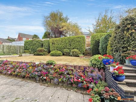 4 bedroom Detached house for sale in Hawthorne Drive, Thornton, LE67