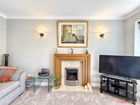4 bedroom Detached house for sale in Hawthorne Drive, Thornton, LE67