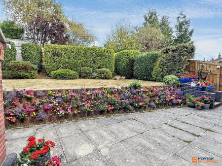 4 bedroom Detached house for sale in Hawthorne Drive, Thornton, LE67