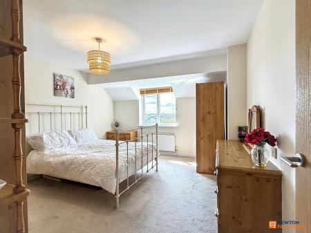 4 bedroom Detached house for sale in Hawthorne Drive, Thornton, LE67