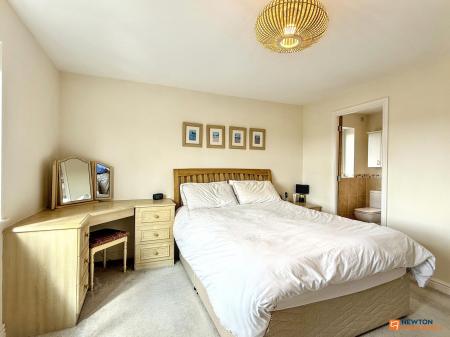 4 bedroom Detached house for sale in Hawthorne Drive, Thornton, LE67