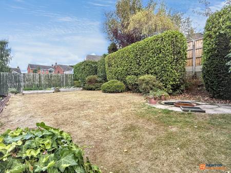 4 bedroom Detached house for sale in Hawthorne Drive, Thornton, LE67