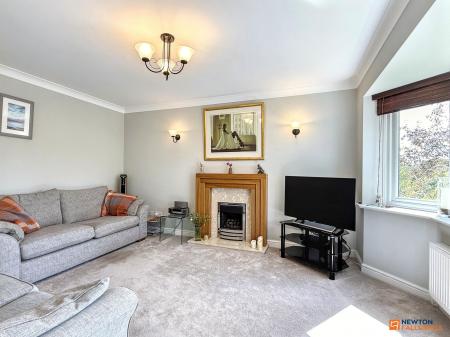 4 bedroom Detached house for sale in Hawthorne Drive, Thornton, LE67