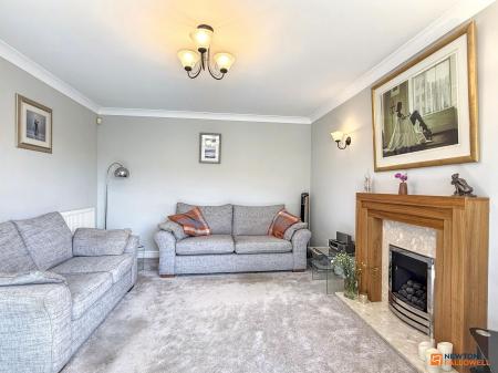 4 bedroom Detached house for sale in Hawthorne Drive, Thornton, LE67