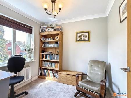 4 bedroom Detached house for sale in Hawthorne Drive, Thornton, LE67