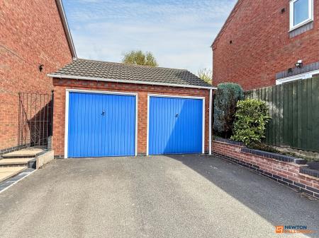 4 bedroom Detached house for sale in Hawthorne Drive, Thornton, LE67