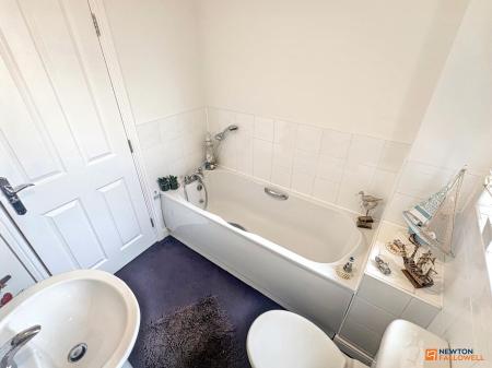 3 bedroom Semi-detached house for sale in The Leascroft, Ravenstone, LE67