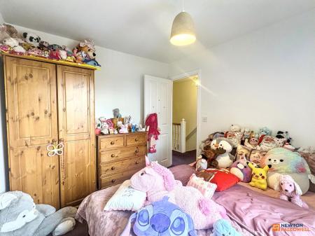 3 bedroom Semi-detached house for sale in The Leascroft, Ravenstone, LE67