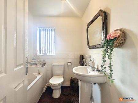 3 bedroom Semi-detached house for sale in The Leascroft, Ravenstone, LE67